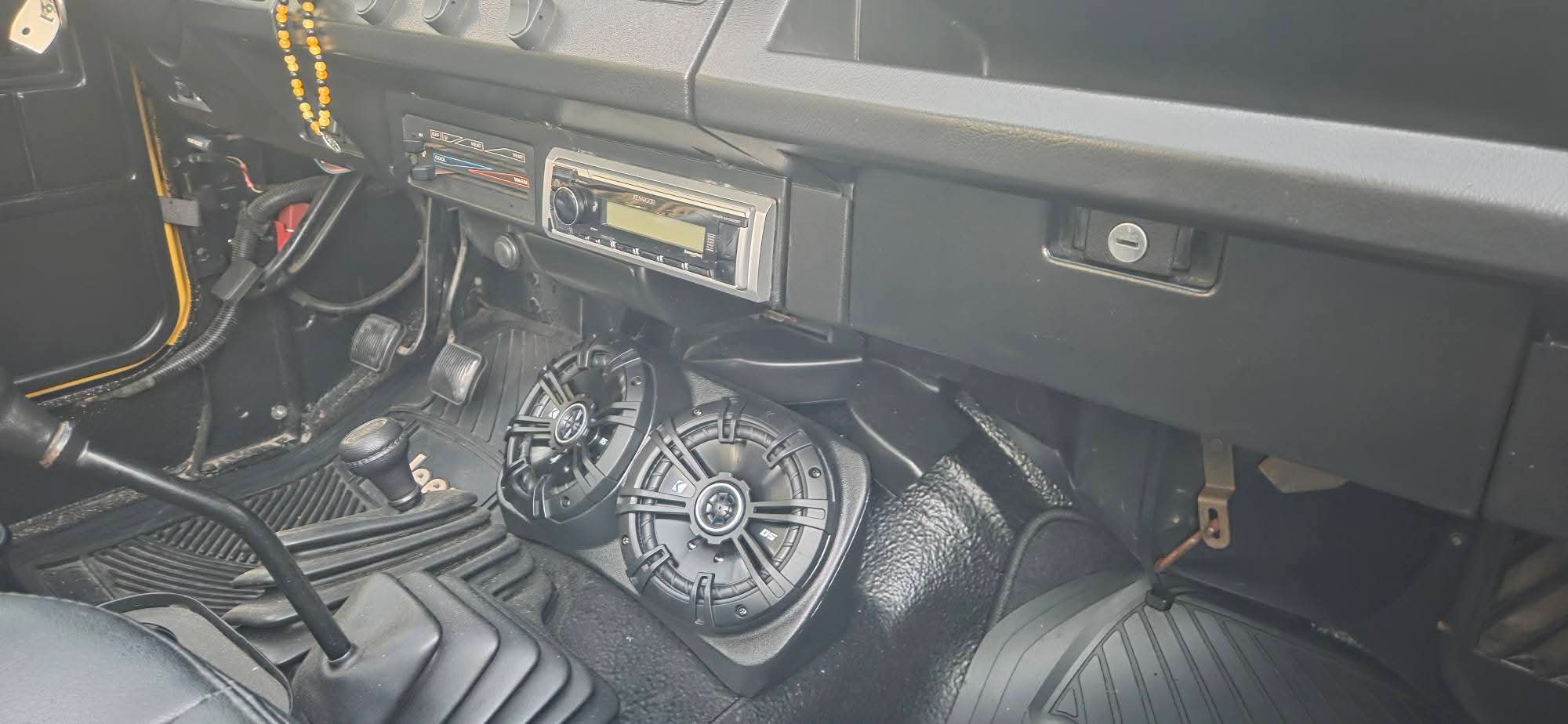 Jeep YJ — Kenwood Head Unit & Kicker Speakers